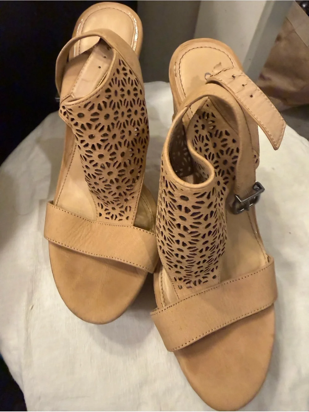 Gianni Bini Tan Leather Laser Cut Wedge Sandals Size 8.5